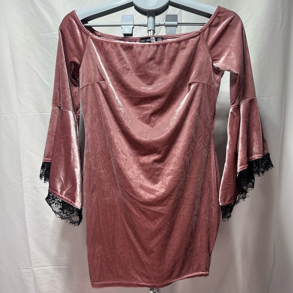 Boohoo Night Pink Velvet Batwing Dress